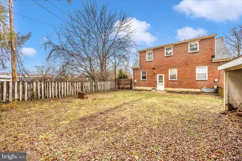 Exterior - 633 Lee Pl, Frederick, MD 21702 photo 11 of 13