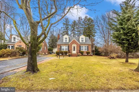 Exterior - 633 Lee Pl, Frederick, MD 21702 photo 6 of 13