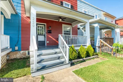 Exterior - 229 E 5th St, Frederick, MD 21701 photo 4 of 15