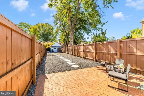 8 W 7th St, Frederick, MD 21701