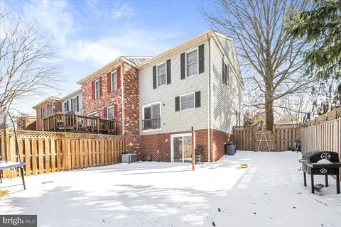 Exterior - 2411 Dunmore Ct, Frederick, MD 21702 photo 2 of 2