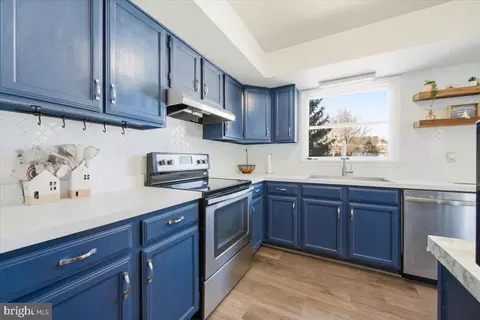 Kitchen - 2411 Dunmore Ct, Frederick, MD 21702 photo 2 of 5