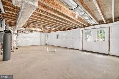 Entry Way - 13974 Brown Rd, Smithsburg, MD 21783 photo 5 of 5