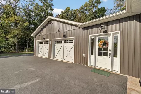 Exterior - 13974 Brown Rd, Smithsburg, MD 21783 photo 13 of 17