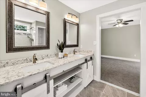 Bath - 13974 Brown Rd, Smithsburg, MD 21783 photo 4 of 5