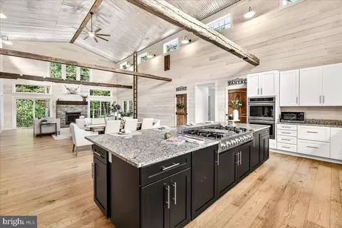 Kitchen - 13974 Brown Rd, Smithsburg, MD 21783 photo 5 of 7