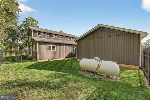 Exterior - 13974 Brown Rd, Smithsburg, MD 21783 photo 6 of 17