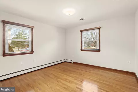 Bedroom - 8004 Clearfield Rd, Frederick, MD 21702 photo 6 of 7
