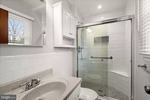 Bath - 8004 Clearfield Rd, Frederick, MD 21702 photo 1 of 5