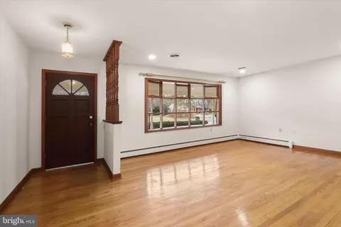 Living - 8004 Clearfield Rd, Frederick, MD 21702 photo 2 of 8