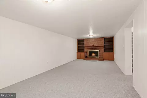 Living - 8004 Clearfield Rd, Frederick, MD 21702 photo 6 of 8