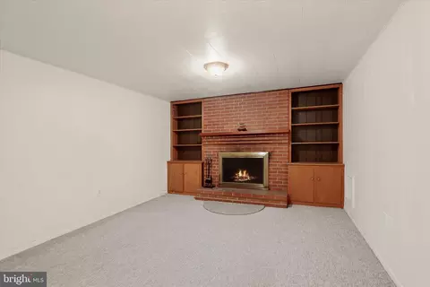 Living - 8004 Clearfield Rd, Frederick, MD 21702 photo 7 of 8
