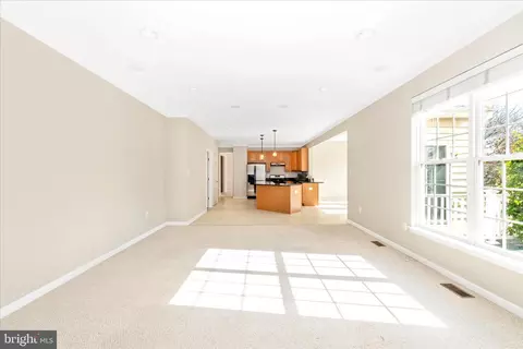 Living - 102 Sunlight Dr, Frederick, MD 21702 photo 4 of 7
