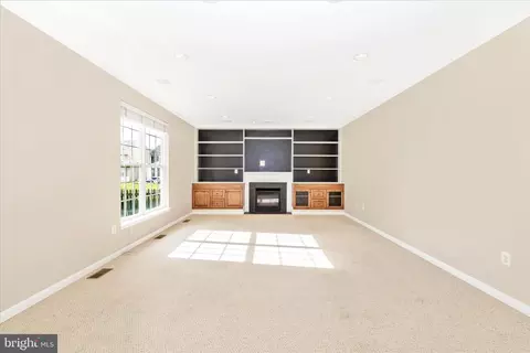 Living - 102 Sunlight Dr, Frederick, MD 21702 photo 3 of 7
