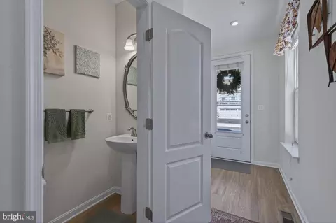 Entry Way - 1416 Berlin Dr, Brunswick, MD 21716 photo 8 of 16