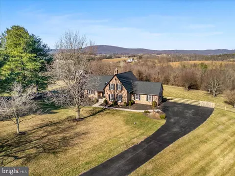 3293 N Hill Ct, Middletown, MD 21769