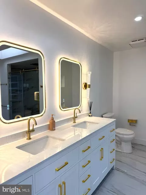Bath - 8104 Overlook Ct, Frederick, MD 21702 photo 1 of 2