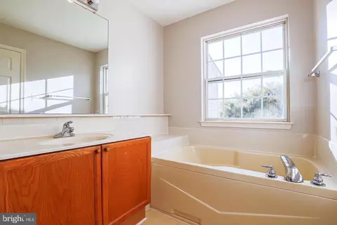 Bath - 2433 Wynfield Ct, Frederick, MD 21702 photo 1 of 1
