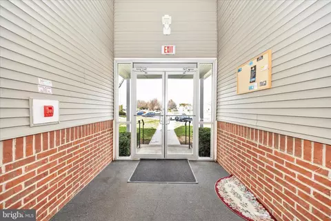 Entry Way - 2137 Wainwright Ct #1B, Frederick, MD 21702 photo 10 of 10