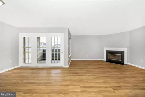 Living - 2137 Wainwright Ct #1B, Frederick, MD 21702 photo 11 of 11