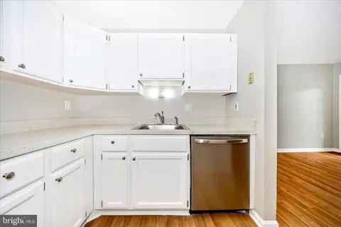 Kitchen - 2137 Wainwright Ct #1B, Frederick, MD 21702 photo 4 of 4