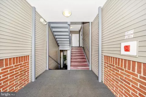 Entry Way - 2137 Wainwright Ct #1B, Frederick, MD 21702 photo 9 of 10