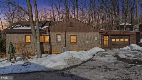6415 S Clifton Rd, Frederick, MD 21703
