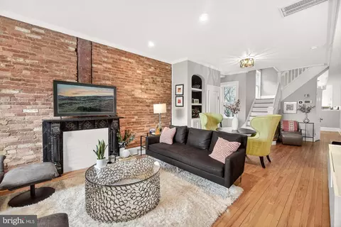 13 2nd, Frederick, MD 21701