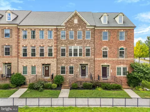 9114 Kenway Ln, Frederick, MD 21704