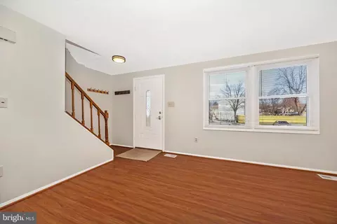 Living - 154 Fairfield Dr, Frederick, MD 21702 photo 2 of 5
