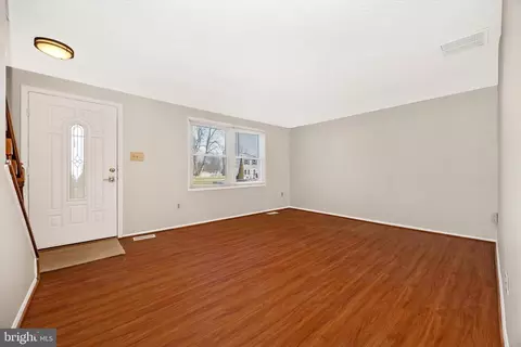 Living - 154 Fairfield Dr, Frederick, MD 21702 photo 3 of 5