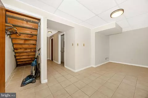Entry Way - 154 Fairfield Dr, Frederick, MD 21702 photo 10 of 10