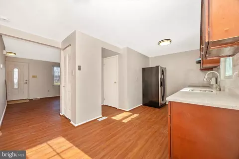 Entry Way - 154 Fairfield Dr, Frederick, MD 21702 photo 4 of 10