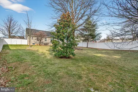 Exterior - 6303 Edgeware Ct, Frederick, MD 21703 photo 19 of 20
