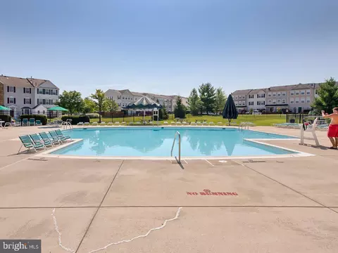 Exterior - 6303 Edgeware Ct, Frederick, MD 21703 photo 7 of 20