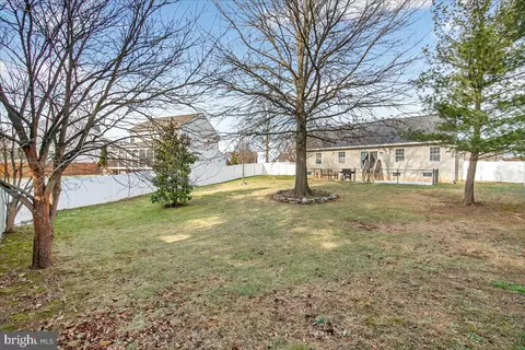 Exterior - 6303 Edgeware Ct, Frederick, MD 21703 photo 5 of 20