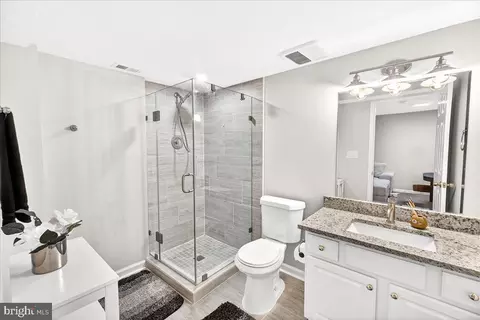 Bath - 6303 Edgeware Ct, Frederick, MD 21703 photo 2 of 2