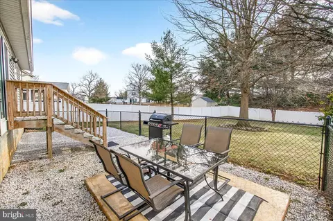 Exterior - 6303 Edgeware Ct, Frederick, MD 21703 photo 4 of 20