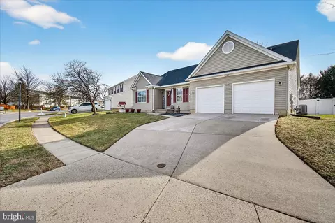 Exterior - 6303 Edgeware Ct, Frederick, MD 21703 photo 6 of 20
