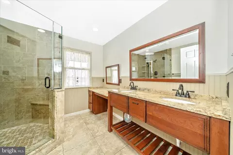 Bath - 10224 Allview Dr, Frederick, MD 21701 photo 2 of 3