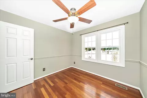 Bedroom - 10224 Allview Dr, Frederick, MD 21701 photo 2 of 5