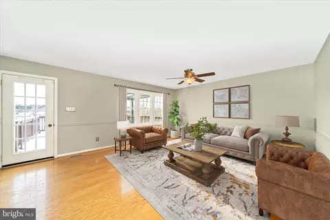 Living - 10224 Allview Dr, Frederick, MD 21701 photo 4 of 7