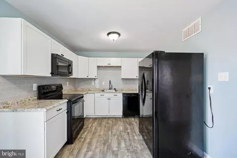 Entry Way - 18 Pendleton Ct #10C, Frederick, MD 21701 photo 6 of 14