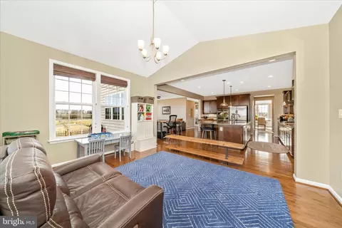 Entry Way - 728 Holden Rd, Frederick, MD 21701 photo 5 of 8