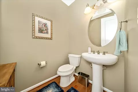 Entry Way - 728 Holden Rd, Frederick, MD 21701 photo 6 of 8