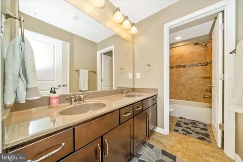 Bath - 728 Holden Rd, Frederick, MD 21701 photo 4 of 6