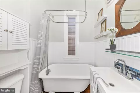 Bath - 203 E 3rd St, Frederick, MD 21701 photo 3 of 3