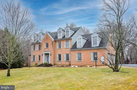 7319 Hilltop Dr, Frederick, MD 21702