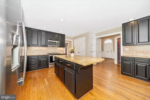 Entry Way - 6135 Cornwall Pl, Frederick, MD 21701 photo 4 of 6