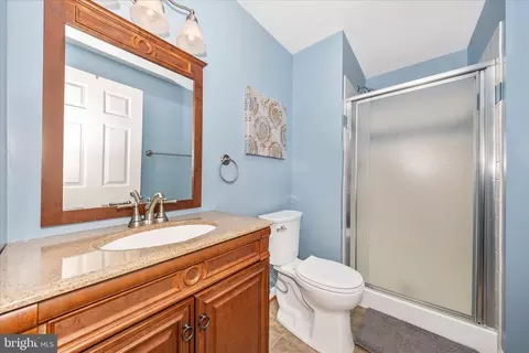 Bath - 6135 Cornwall Pl, Frederick, MD 21701 photo 5 of 5